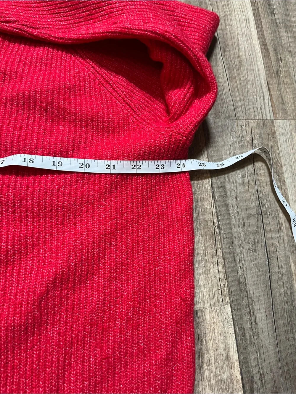 Old Navy Women's Bright Red V-Neck Sweater Size Large